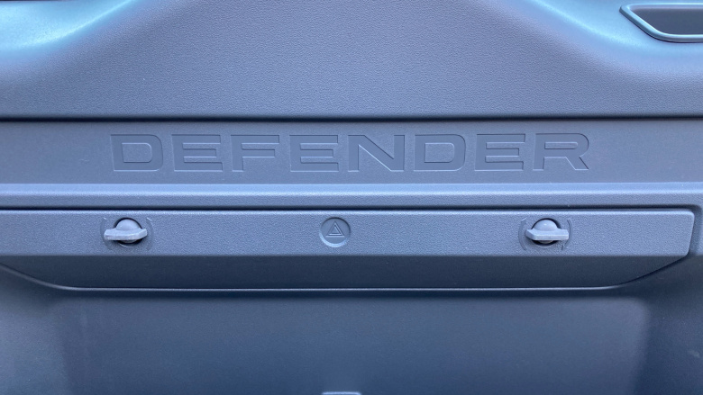 Land Rover Defender 3.0 D300 HSE 110 5dr Auto Diesel Estate